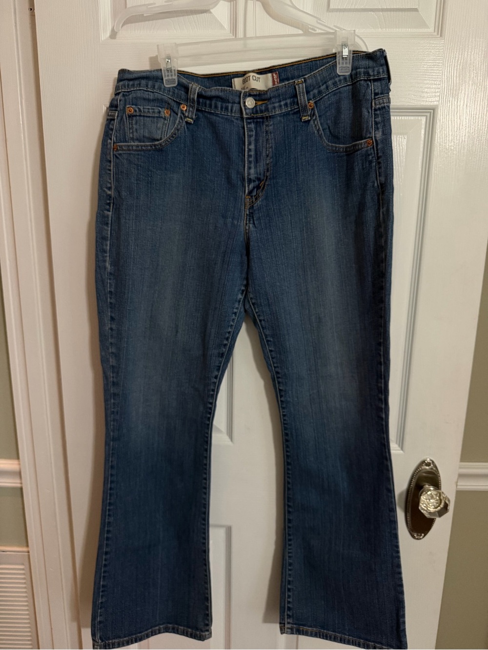 LEVIS Classic Women's Blue Jeans- 515 boot cut, 14M